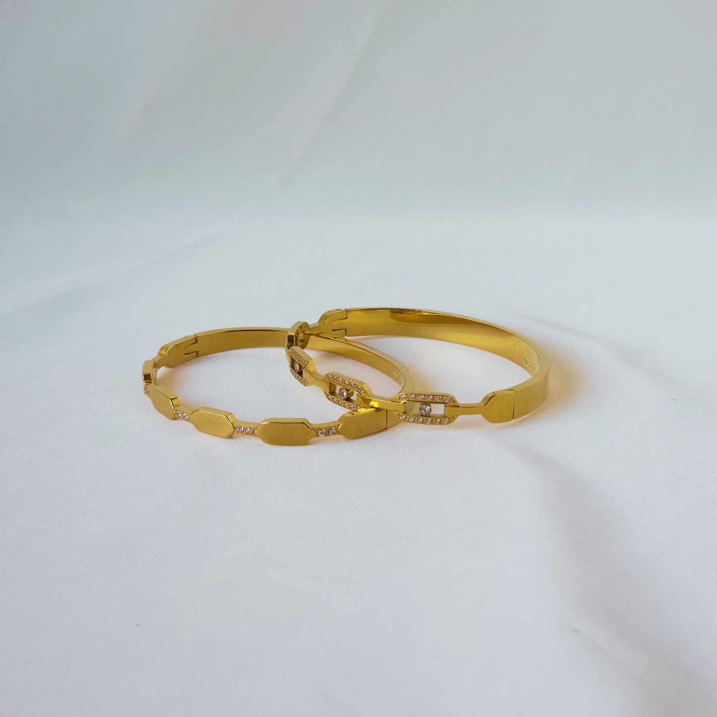 Duo de bracelets dorés Élégance