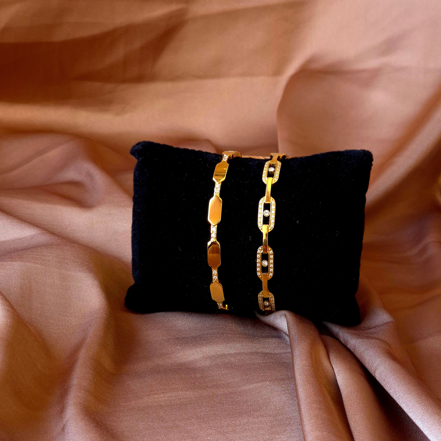 Duo de bracelets dorés Élégance