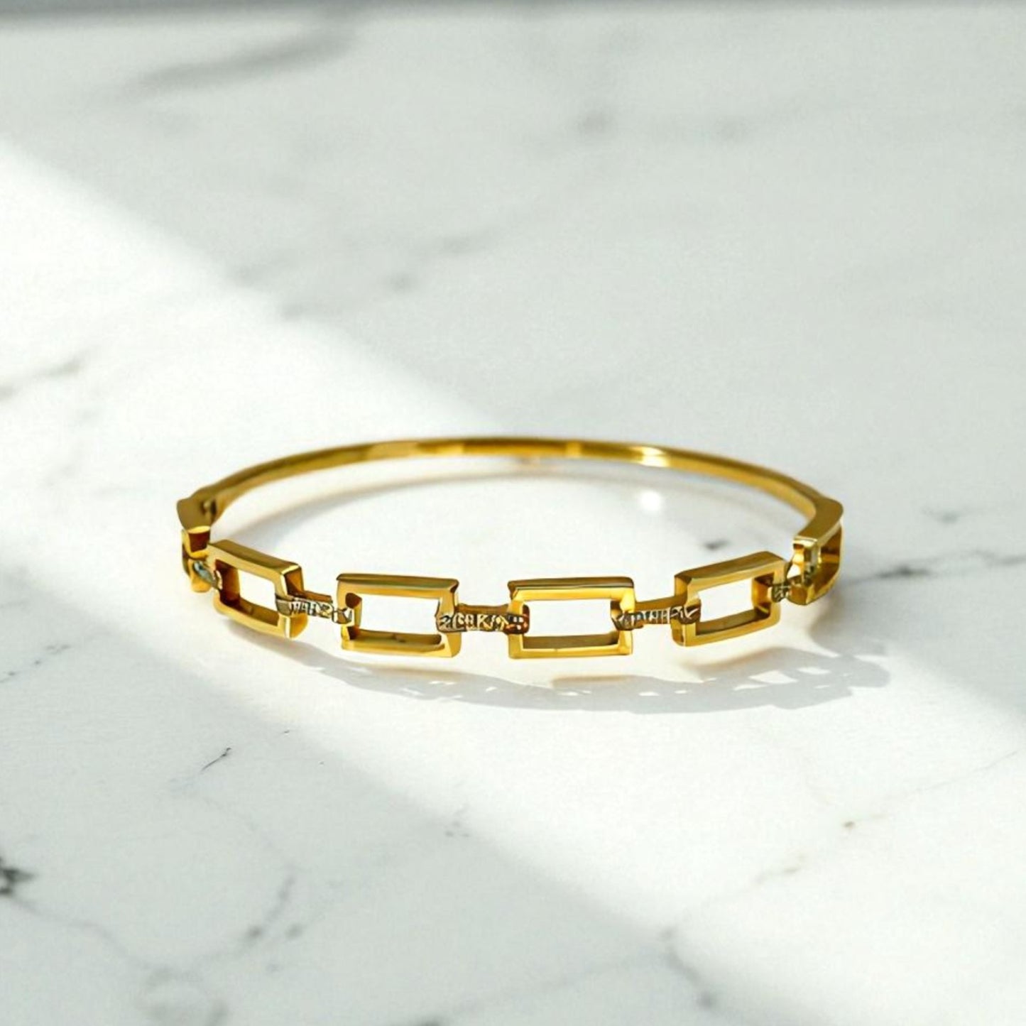 Duo de bracelets dorés Infinity