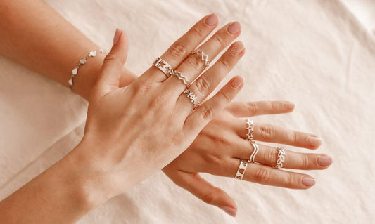 Conseils & entretien pour sublimer vos bijoux